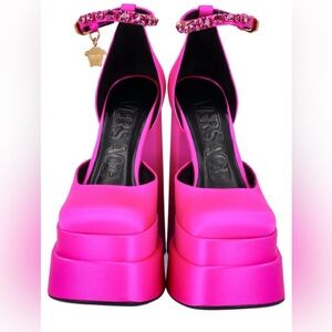 NIB $1475 VERSACE MEDUSA AEVITAS PLATFORM RUNWAY PINK SATIN SHOE PUMP Size 38